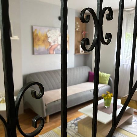 Mia'S Duplex Apartment Скопие Екстериор снимка